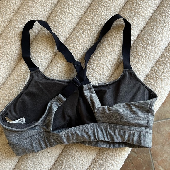 Under armour sports bra - Picture 2 of 2